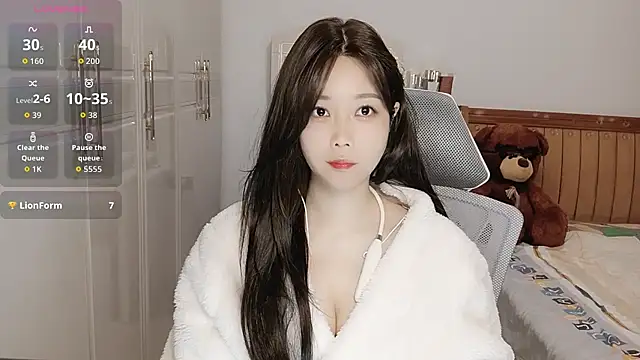 Xiaotantan-99 online show from 10/24/25, 07:43