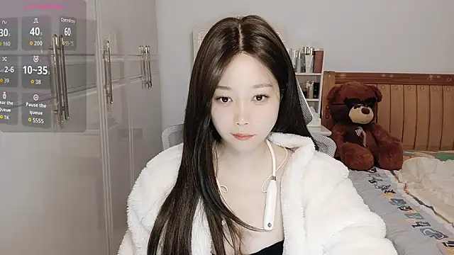 Xiaotantan-99 online show from 10/28/25, 07:49