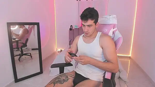 CamCumBoy online show from 12/04/25, 08:45