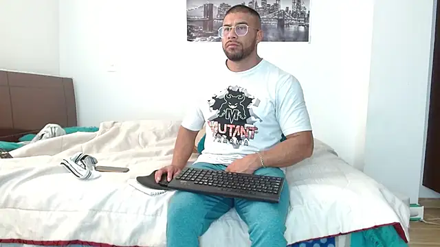 AntonyDAngelo25 online show from 10/14/25, 08:31