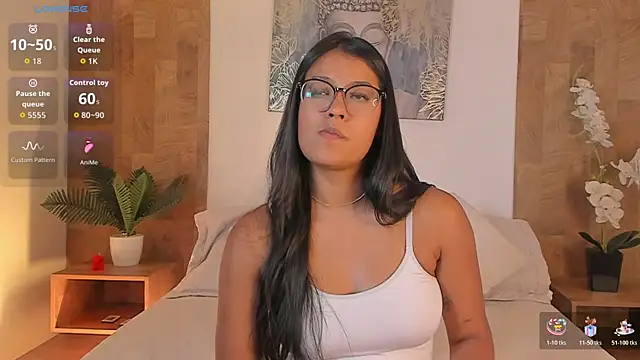 Snapshot of Camila_Bustamante chatting on 04/13/26, 08:58 Camila Bustamante online show from 04/13/26, 08:58