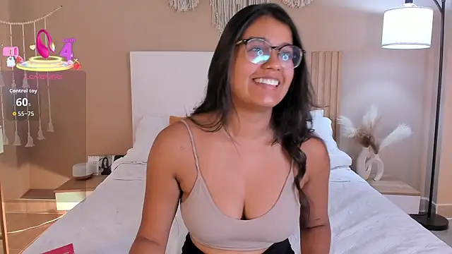 Snapshot of Camila_Bustamante chatting on 04/17/26, 03:15 Camila Bustamante online show from 04/17/26, 03:15