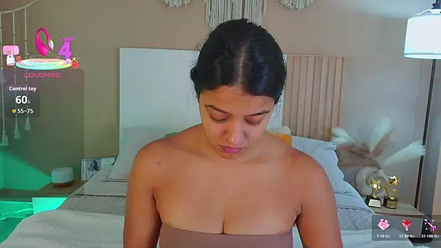 Snapshot of Camila_Bustamante chatting on 07/10/26, 01:25 Camila Bustamante online show from 07/10/26, 01:25