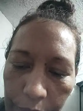 marinita13 online show from 10/12/25, 02:21