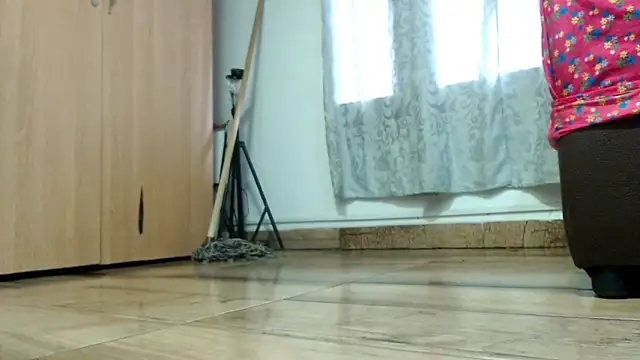 sarah aguilar online show from 04/18/26, 07:58