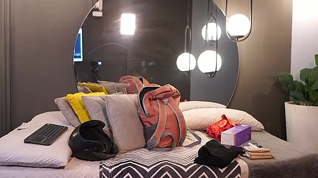 Snapshot of Ariaa_Isabell chatting on 02/23/26, 06:27 Ariaa Isabell online show from 02/23/26, 06:27