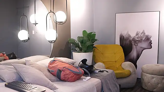 Snapshot of Ariaa_Isabell chatting on 02/25/26, 06:50 Ariaa Isabell online show from 02/25/26, 06:50