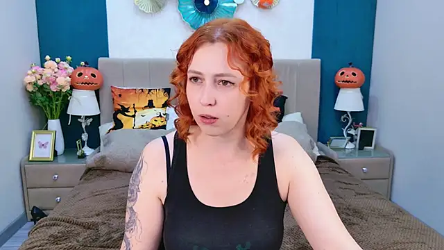 Evie Bennet online show from 10/27/25, 10:30