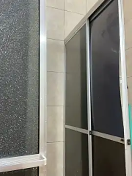 Chloe Leaozinho online show from 10/12/25, 04:06