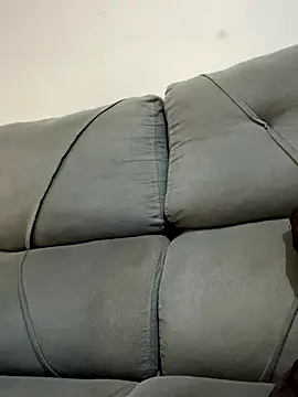 Chloe Leaozinho online show from 10/31/25, 03:29