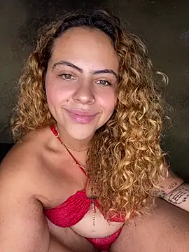 Chloe Leaozinho online show from 04/18/26, 11:27