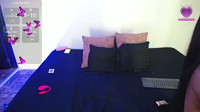 Dahiana Le online show from 11/13/25, 06:29