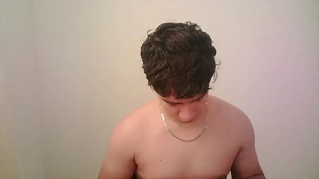 Snapshot of zeus_181 chatting on 04/18/26, 02:21 zeus 181 online show from 04/18/26, 02:21
