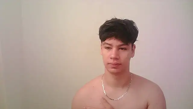 Snapshot of zeus_181 chatting on 04/21/26, 01:17 zeus 181 online show from 04/21/26, 01:17