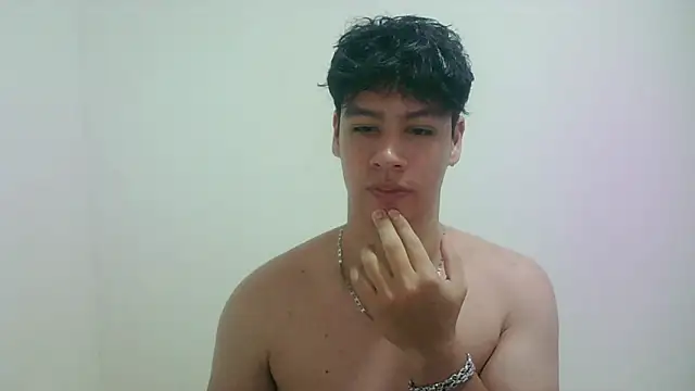 Snapshot of zeus_181 chatting on 04/27/26, 04:10 zeus 181 online show from 04/27/26, 04:10
