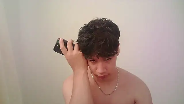 Snapshot of zeus_181 chatting on 05/06/26, 03:06 zeus 181 online show from 05/06/26, 03:06