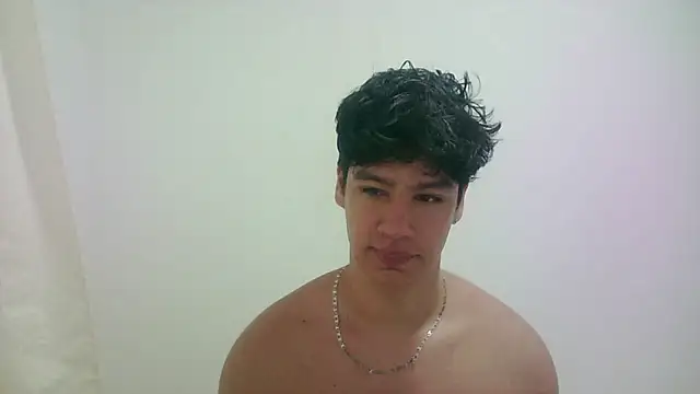 Snapshot of zeus_181 chatting on 05/19/26, 10:54 zeus 181 online show from 05/19/26, 10:54