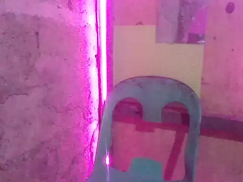 Snapshot of Shyra_Mae chatting on 04/03/26, 02:42 Shyra Mae online show from 04/03/26, 02:42