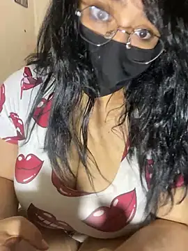 Snapshot of Nottella chatting on 11/10/25, 06:29 Nottella online show from 11/10/25, 06:29