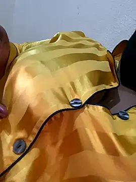 Snapshot of Nottella chatting on 11/11/25, 11:49 Nottella online show from 11/11/25, 11:49