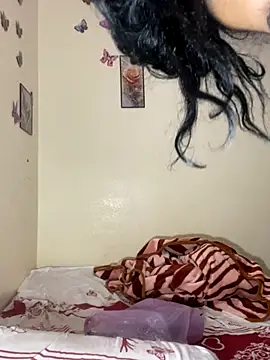 Snapshot of Nottella chatting on 11/14/25, 04:38 Nottella online show from 11/14/25, 04:38