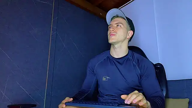 Snapshot of ALANNFERRER chatting on 02/08/26, 10:07 ALANNFERRER online show from 02/08/26, 10:07