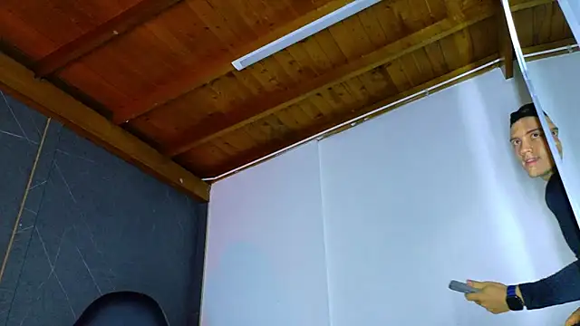 Snapshot of ALANNFERRER chatting on 02/11/26, 10:09 ALANNFERRER online show from 02/11/26, 10:09