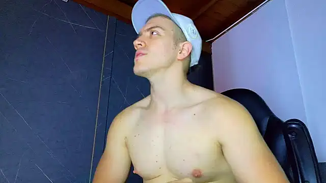 Snapshot of ALANNFERRER chatting on 02/12/26, 10:10 ALANNFERRER online show from 02/12/26, 10:10