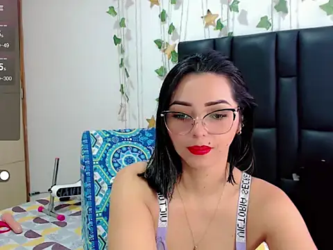 Snapshot of sara_arias00 chatting on 09/18/25, 01:13 sara arias00 online show from 09/18/25, 01:13