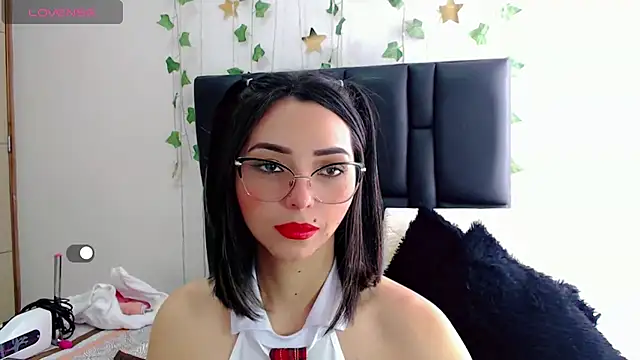Snapshot of sara_arias00 chatting on 10/03/25, 03:20 sara arias00 online show from 10/03/25, 03:20