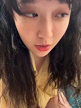 Snapshot of Etherealcat33 chatting on 12/17/25, 04:13 Etherealcat33 online show from 12/17/25, 04:13