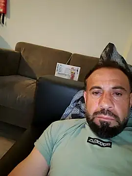 Snapshot of mykelem chatting on 05/25/26, 05:52 mykelem online show from 05/25/26, 05:52