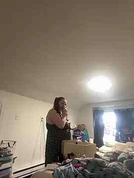 Snapshot of mommyxxmilkerxx chatting on 04/14/26, 08:04 mommyxxmilkerxx online show from 04/14/26, 08:04