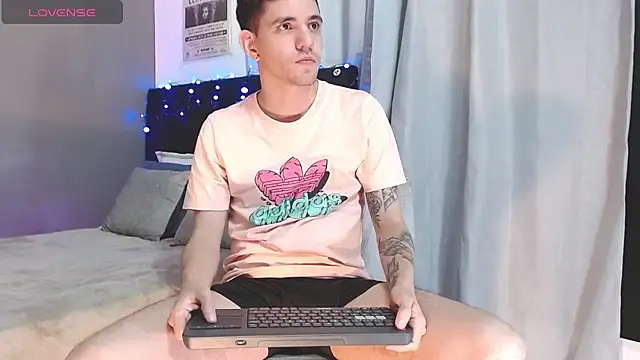 Matteo12  online show from 11/17/25, 02:39