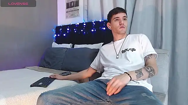 Matteo12  online show from 11/20/25, 04:45