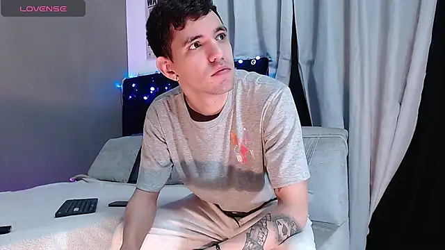 Matteo12  online show from 11/29/25, 06:16