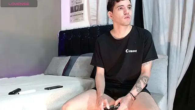 Matteo12  online show from 11/30/25, 08:51