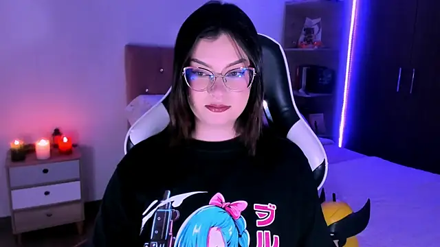 OphelianaRose33 online show from 11/30/25, 09:19