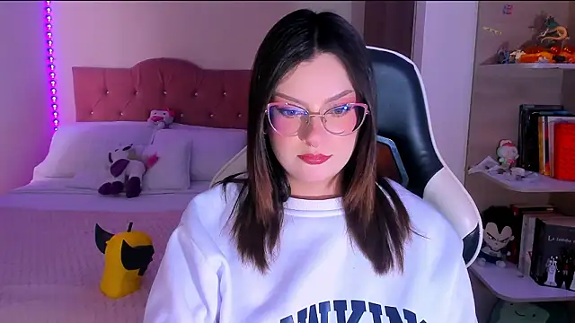 OphelianaRose33 online show from 02/17/26, 07:20