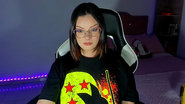 OphelianaRose33 online show from 05/15/26, 05:09