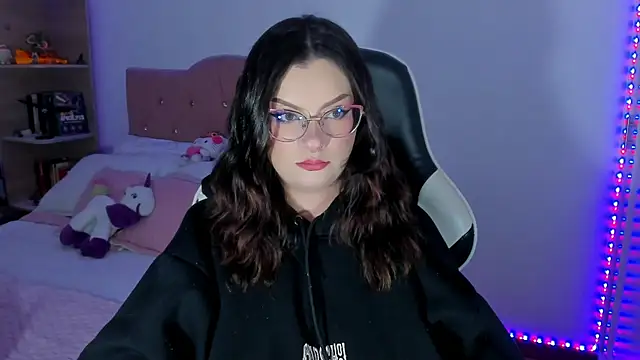 OphelianaRose33 online show from 05/29/26, 10:41