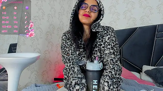 white leti online show from 11/26/25, 10:22