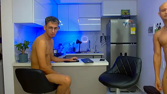 twoboyssex online show from 04/15/26, 09:27