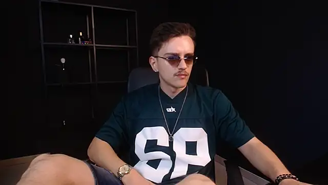 FelixStarkk online show from 06/17/26, 04:15