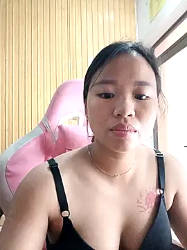 Snapshot of Na_na90 chatting on 09/20/25, 12:11 Na na90 online show from 09/20/25, 12:11