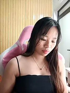 Snapshot of Na_na90 chatting on 10/25/25, 12:29 Na na90 online show from 10/25/25, 12:29