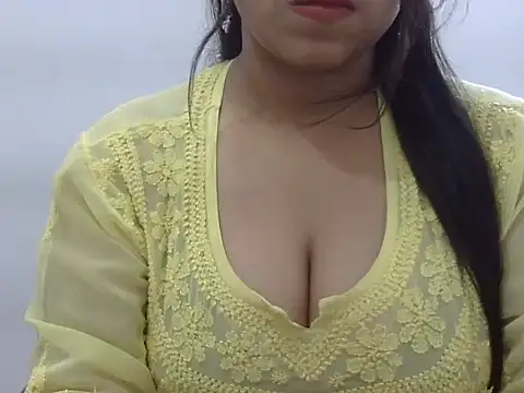 Snapshot of LIYO_ chatting on 06/15/26, 07:32 LIYO online show from 06/15/26, 07:32