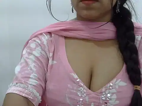Snapshot of LIYO_ chatting on 06/30/26, 06:03 LIYO online show from 06/30/26, 06:03