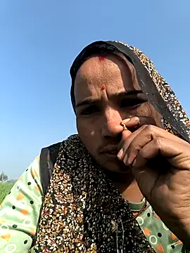 Snapshot of Hot_raaani chatting on 12/19/25, 07:48 Hot raaani online show from 12/19/25, 07:48