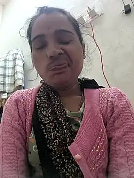 Snapshot of Hot_raaani chatting on 12/19/25, 10:06 Hot raaani online show from 12/19/25, 10:06